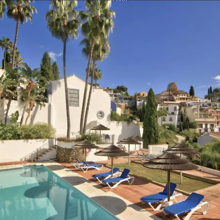 Casa De Oro Luxurious Townhouse Benahavis