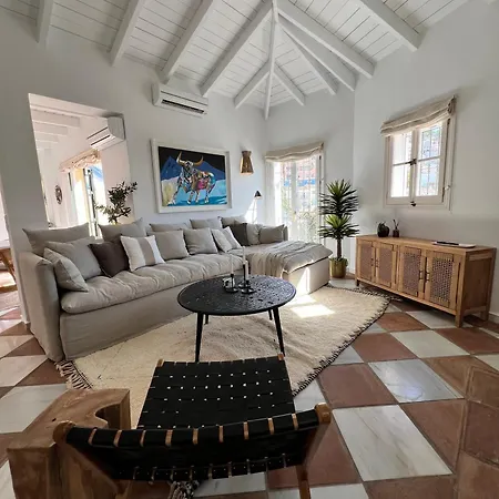 Casa De Oro Luxurious Townhouse Holiday home